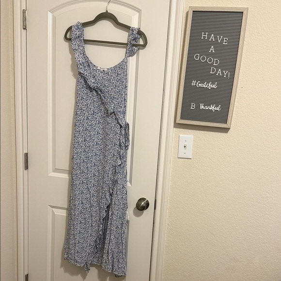 Madewell Dresses & Skirts - Madewell Asymmetrical Blue Floral Dress